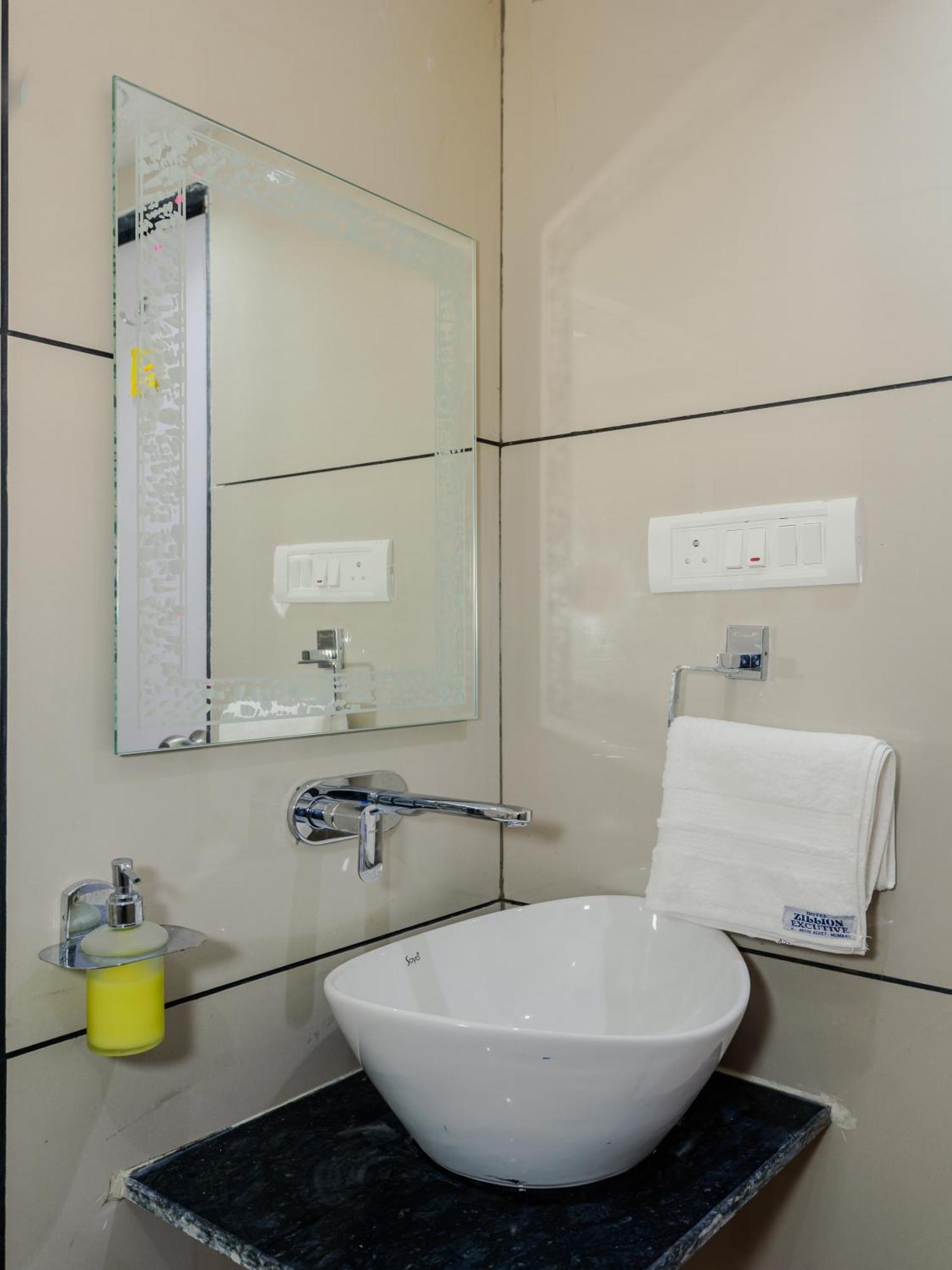 Hotel Zillion Executive Near Us Consulate Bandra Kurla Complex Mumbai Near Mumbai Airport Mumbai Bagian luar foto